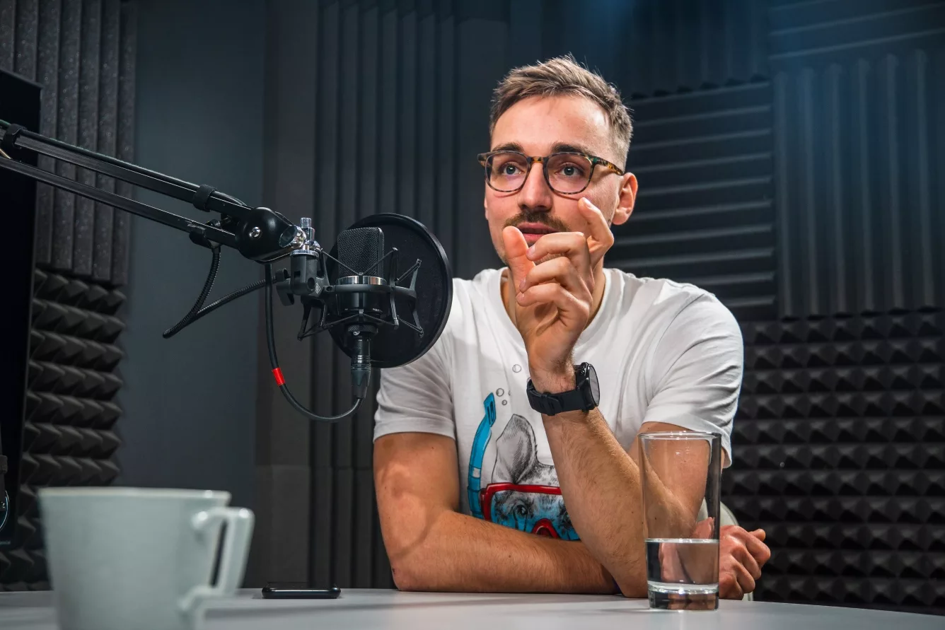 Hynek Bačík při natáčení Diabetes Podcastu